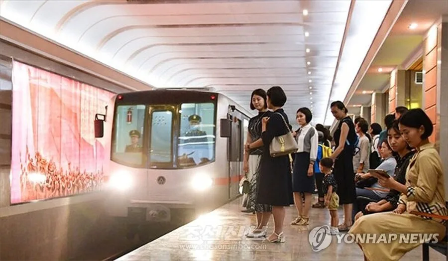 image.png 새롭게 리모델링 했다는 평양의 지하철 ㄷㄷㄷ;;